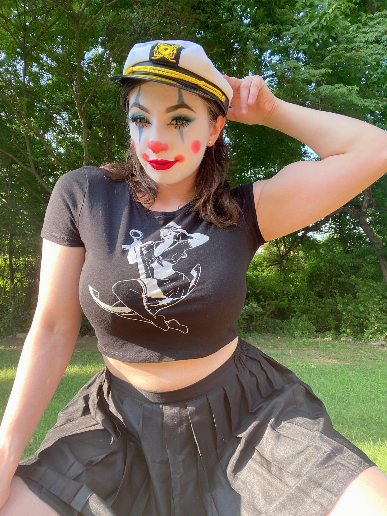 Captain Bekaloo / Sailor Clown Girl Pin-Up LADIES' Crop T-Shirts