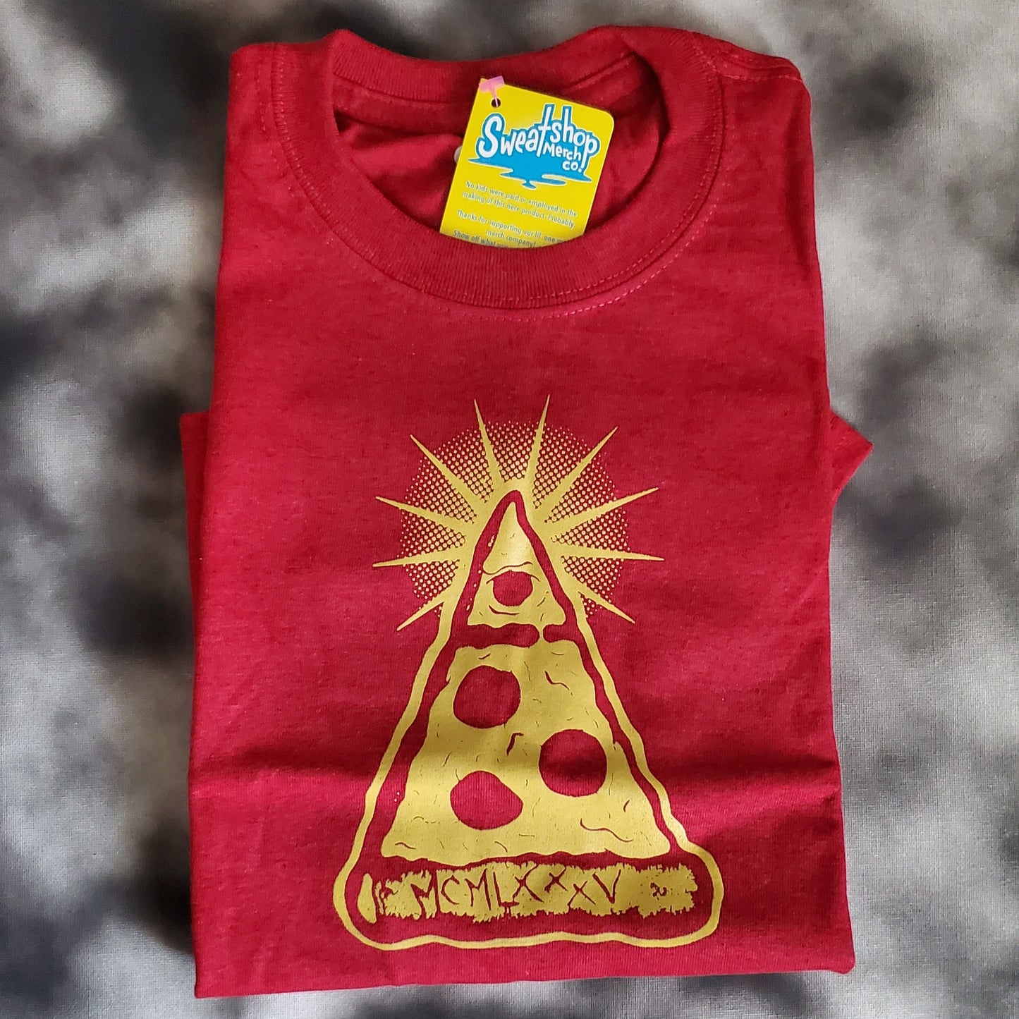 Annuit Pizzatis // Illuminati Pizza // Cherry n Gold T-Shirts